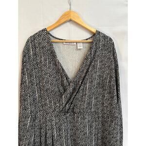 Women’s Roaman’s Size 24W Black & Grey Patterned Long Sleeve Dress.